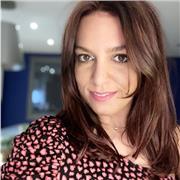 Responsable marketing chez Michelin et coach professionnelle certifiée, j’accompagne les enfants et adultes à developper leur potentiel et leur apporte des clés pour atteindre leurs objectifs. Je suis également bilingue en anglais, et un bon niveau en esp